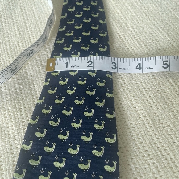 Louis Dell’olio designer silk tie whale design navy seafoam green Italian EUC - Picture 7 of 8